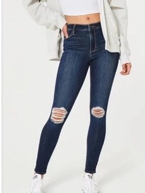 HOLLISTER High Rise Super Skinny jeans size women’s 6 long
